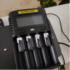 Зарядное устройство NITECORE UM4 18265